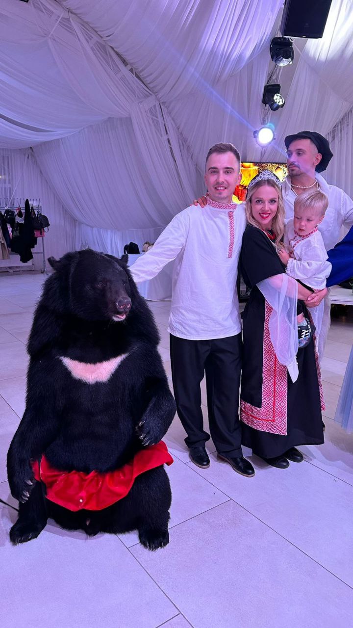 alt="Живой медведь на масленицу"